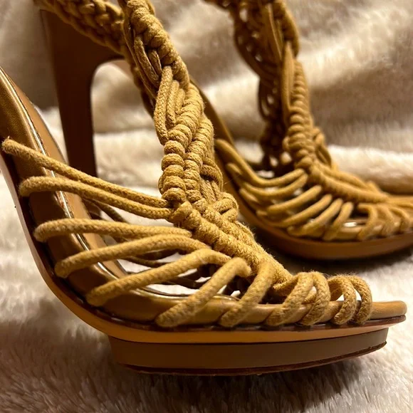 BADGLEY MISCHKA Macrame Designed Heels